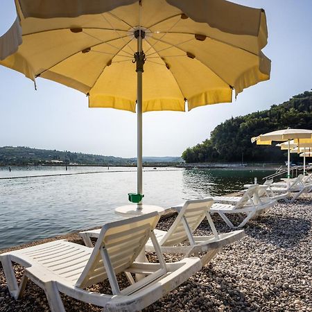 Sea View Apartment Renzzo Струнян Екстериор снимка