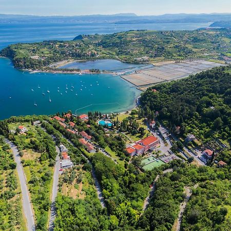 Sea View Apartment Renzzo Струнян Екстериор снимка