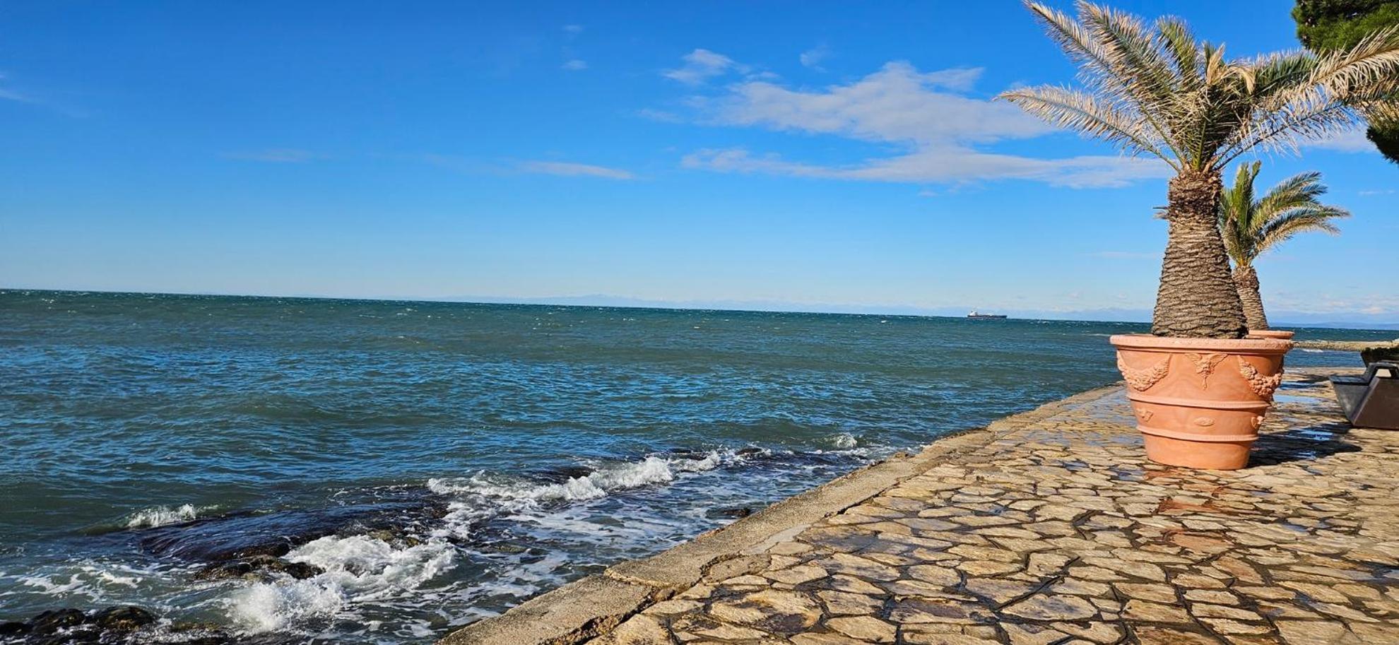 Sea View Apartment Renzzo Струнян Екстериор снимка