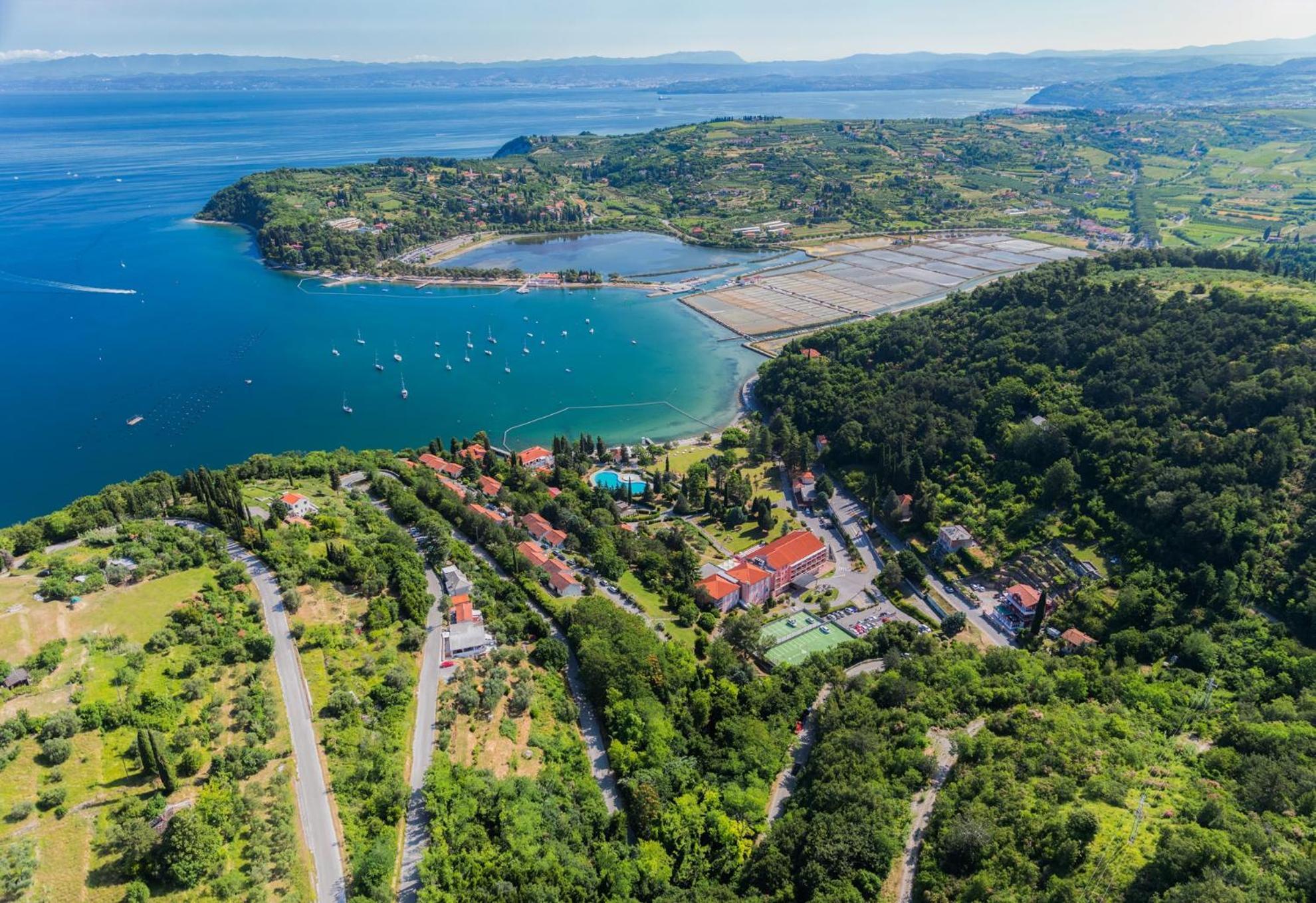 Sea View Apartment Renzzo Струнян Екстериор снимка